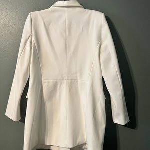 NWT white Zara tailored blazer, gold buttons. Smoke free home.